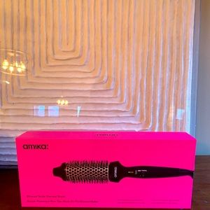 Amika blowout babe thermal brush